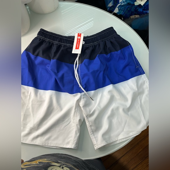 H&M Men's Navy and White Swim Trunks - Picture 2 of 5